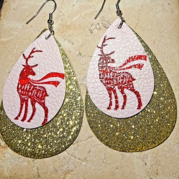 NWOT Layered teardrop glitter gold and pink w/red reindeer Christmas earrings - Picture 1 of 6